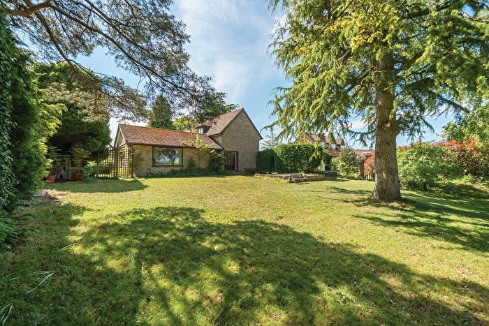 4 Bedroom Detached House For Sale In South Stoke Road, Woodcote, Reading, Oxfordshire, RG8