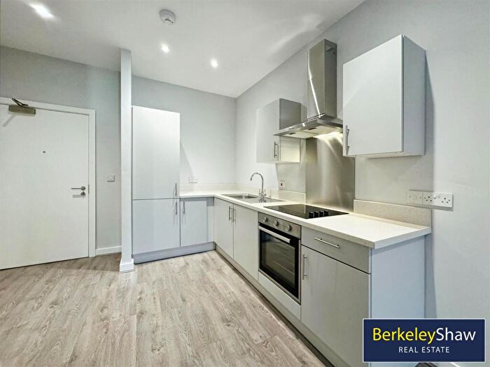 1 Bedroom Apartment For Sale In Sky Gardens, Crosby Road North, Waterloo, Liverpool, L22