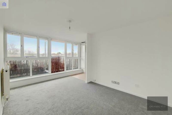 1 Bedroom Flat To Rent In Oakwood Drive, Central Hill, SE19
