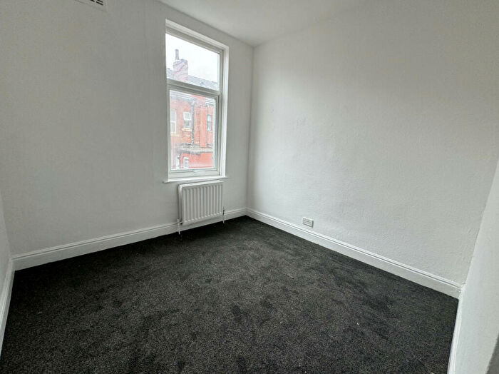 4 Bedroom Terraced House To Rent In Nowell Place, Leeds, LS9