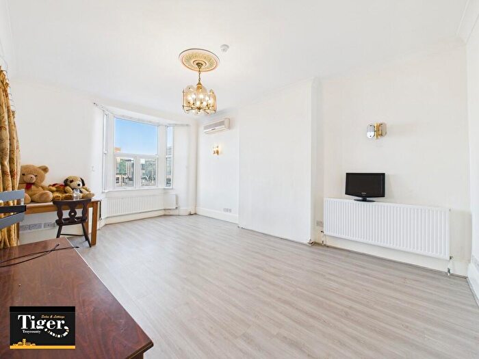 4 Bedroom Maisonette To Rent In Dickson Road, Blackpool, FY1