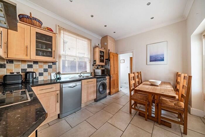 2 Bedroom Flat For Sale In Argyle Road, West Ealing, London, W13