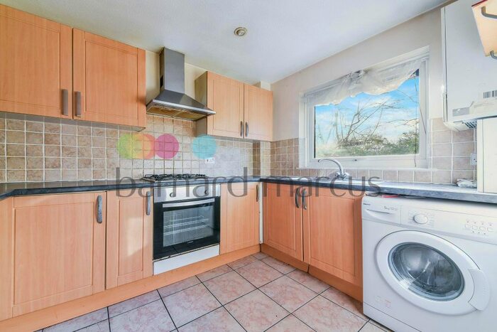 2 Bedroom Flat To Rent In Beverley Road, London SE20