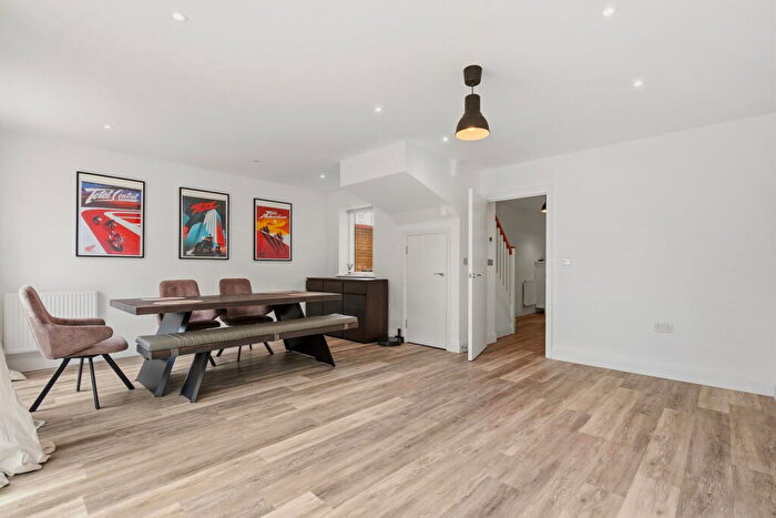 4 Bedroom End Of Terrace House For Sale In Union Street, Maidstone, ME14