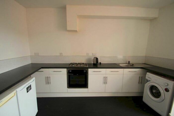 3 Bedroom Maisonette To Rent In Braunstone Gate, Leicester, LE3