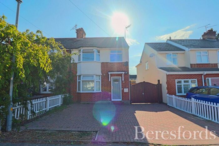 3 Bedroom Semi-Detached House For Sale In Baddow Hall Crescent, Great Baddow, CM2