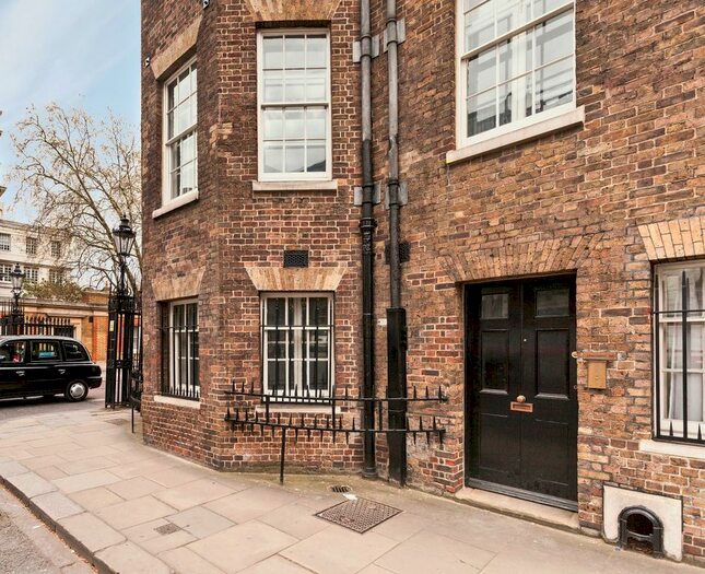 6 Bedroom Terraced House To Rent In Pall Mall, London, SW1A