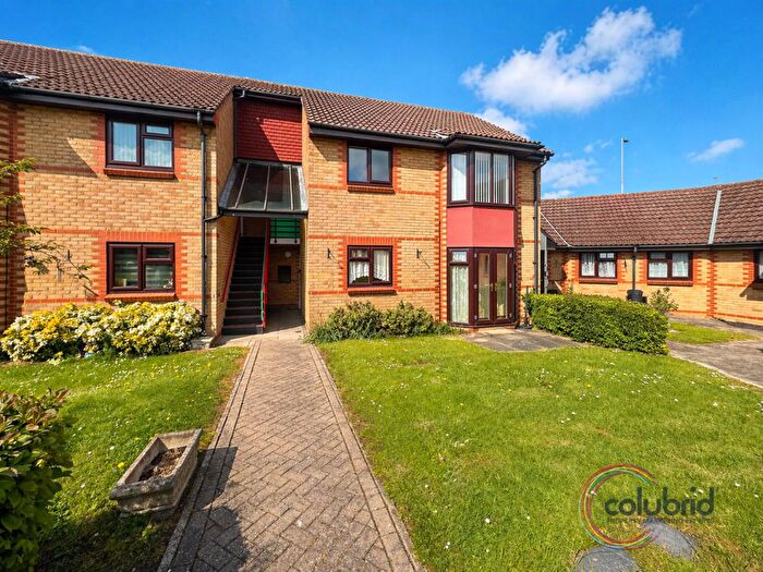 2 Bedroom Retirement Property For Sale In Brackendale Court, Basildon, SS13