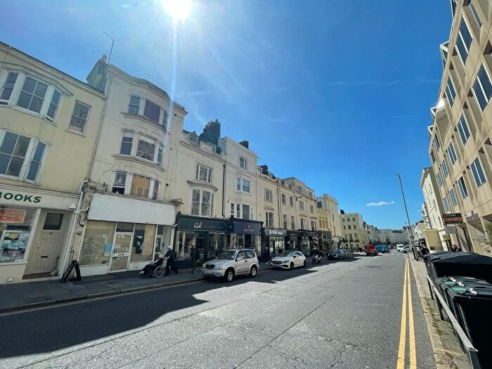 2 Bedroom Flat To Rent In Western Road, Hove, BN3