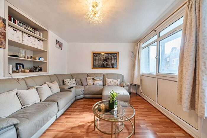 3 Bedroom Flat For Sale In Portobello Road, London, W10