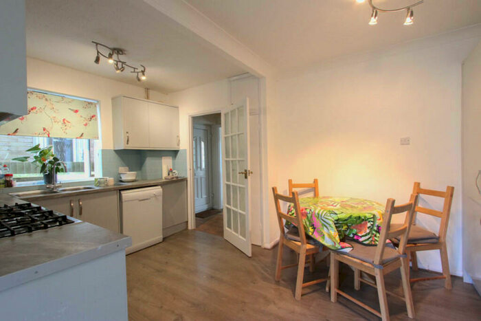 3 Bedroom End Of Terrace House For Sale In Batemans Road, Brighton, BN2
