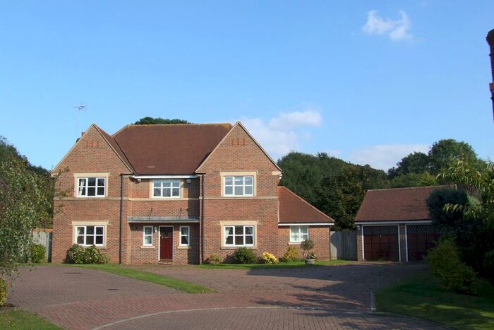 5 Bedroom Detached House To Rent In Heathside Place, Epsom, KT18