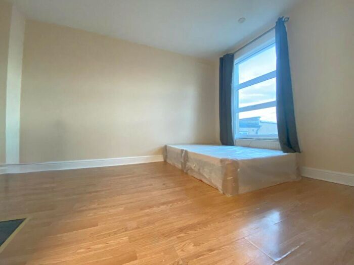 1 Bedroom Flat To Rent In High Road, Willesden Green, NW10