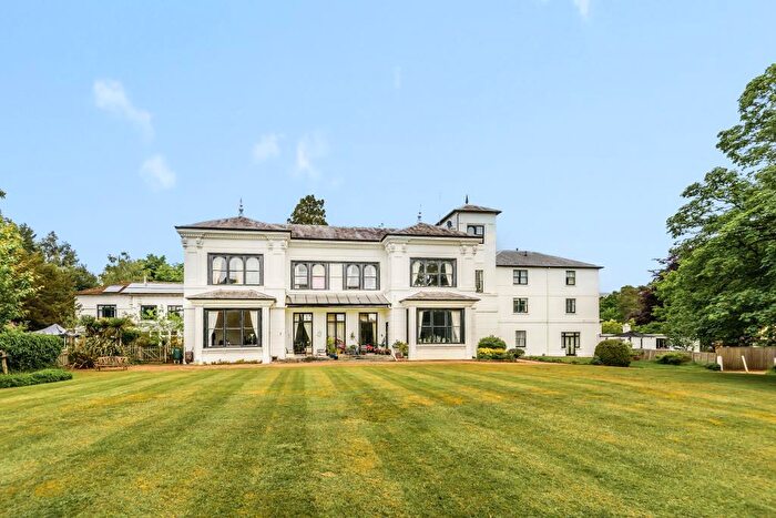 3 Bedroom Apartment To Rent In Wokingham Road, Crowthorne, RG45