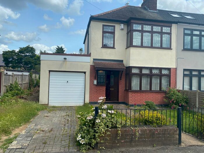 4 Bedroom Semi-Detached House To Rent In Beechfield Gardens, Romford, RM7