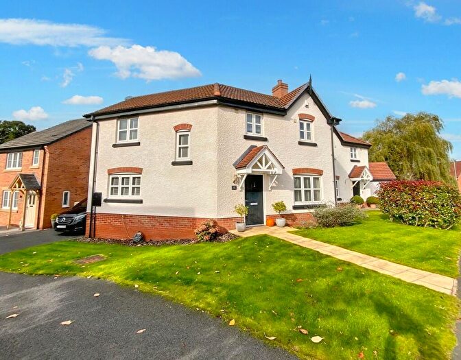 3 Bedroom Detached House For Sale In Bruton Gardens, Great Haywood, ST18