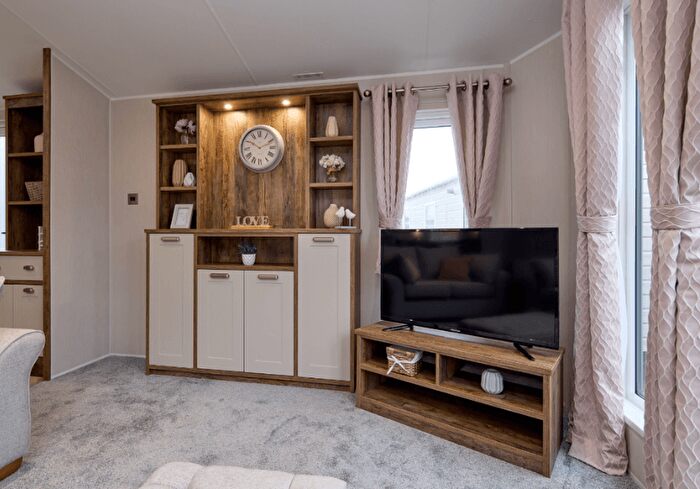 2 Bedroom Lodge For Sale In Atwick Road, Hornsea, HU18