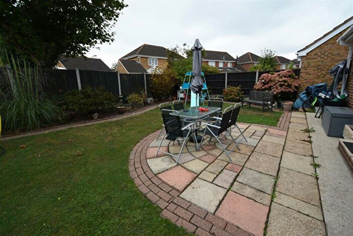 2 Bedroom Detached Bungalow For Sale In Essex Close, Canvey Island, SS8