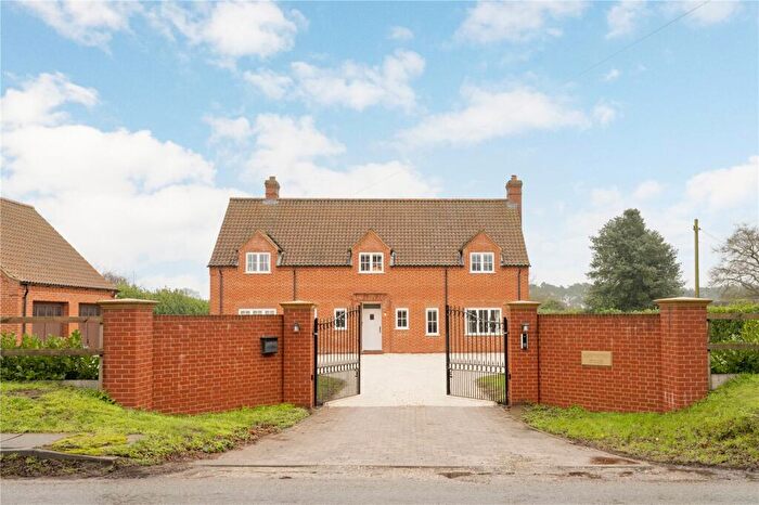 4 Bedroom Detached House For Sale In Fir Covert Road, Taverham, Norfolk, NR8