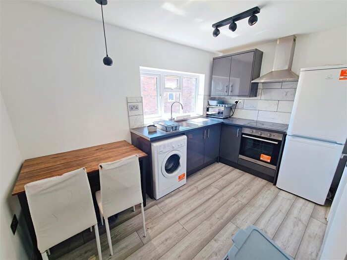 1 Bedroom Studio To Rent In Bear Road, Feltham, TW13