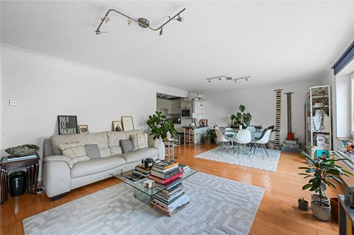 1 Bedroom Apartment For Sale In Stockholm Way, London, E1W