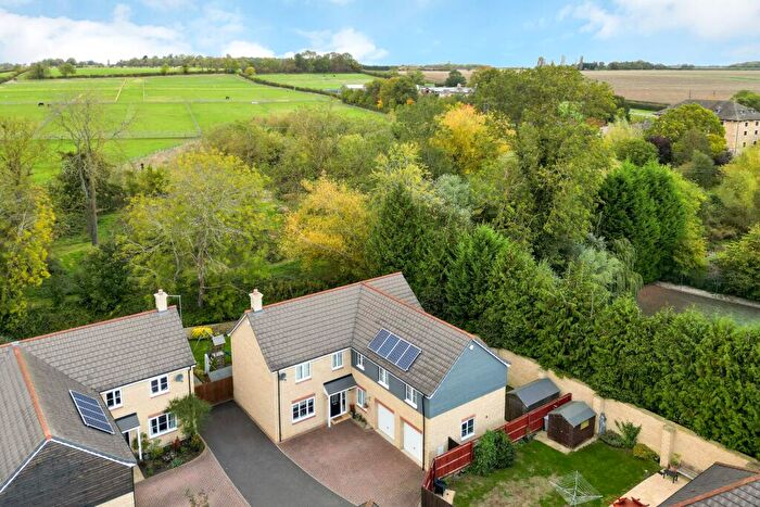 5 Bedroom Detached House For Sale In Tricklebank Gardens, Stamford, PE9