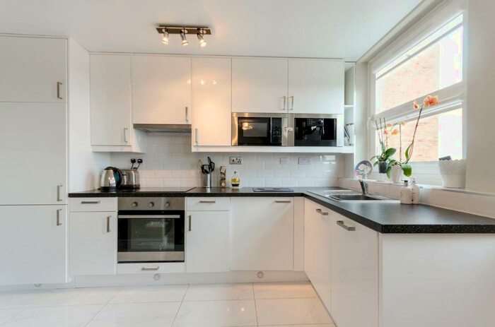 2 Bedroom Flat To Rent In Kingston Hill, Kingston, Kingston Upon Thames, KT2