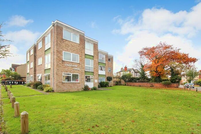 2 Bedroom Flat To Rent In Grange Road, Bedford, MK41