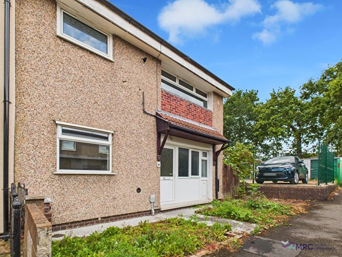 3 Bedroom End Of Terrace House To Rent In Digby Garth, Bransholme, Hull, HU7