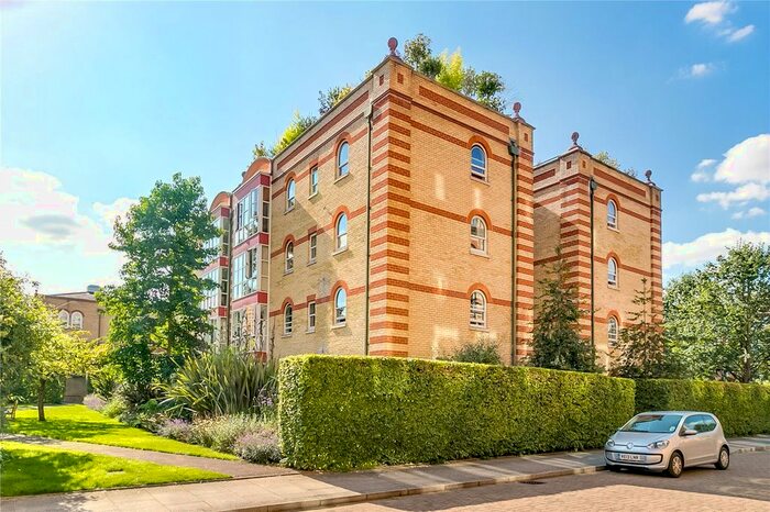 1 Bedroom Flat To Rent In Oriel Drive, Barnes, London, SW13