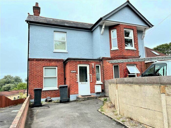 1 Bedroom Flat To Rent In Wimborne Road, Bournemouth, BH10