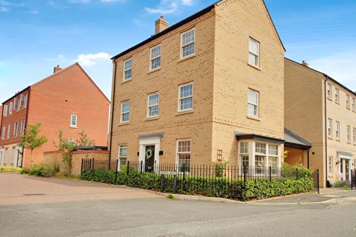 4 Bedroom Detached House For Sale In Griffin Road, Huntingdon, PE28