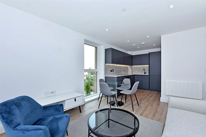 1 Bedroom Flat To Rent In Artesian House, Memorial Avenue, Slough, SL1