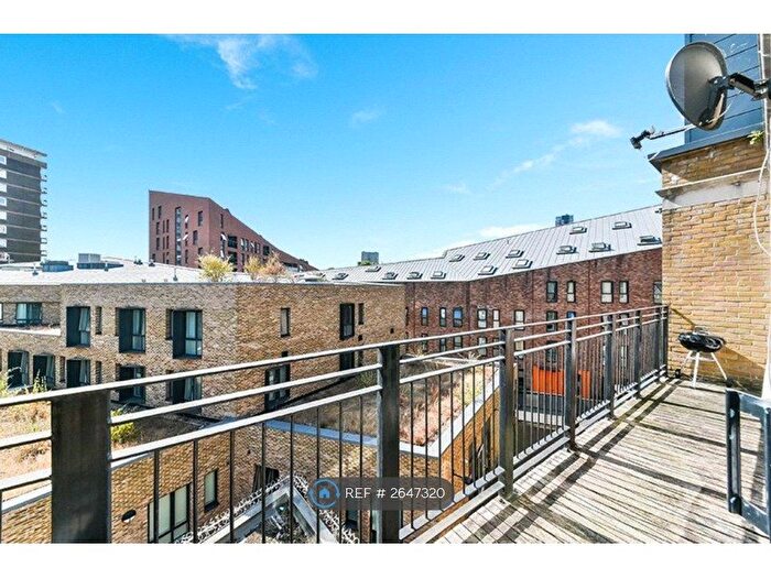 2 Bedroom Flat To Rent In Hackney Road, London, E2