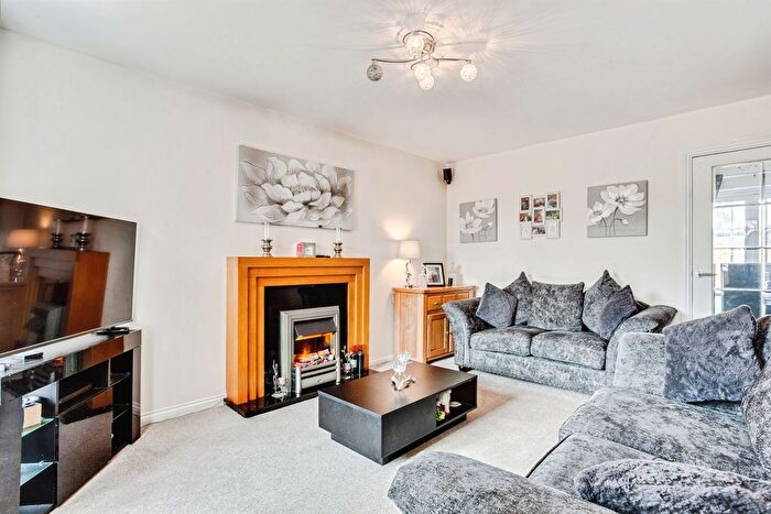 3 Bedroom Semi-Detached House For Sale In Herbage View, Crofton, Wakefield, WF4