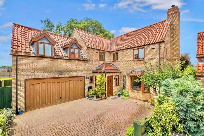 5 Bedroom Detached House For Sale In Kings Hill, Caythorpe, Grantham, NG32