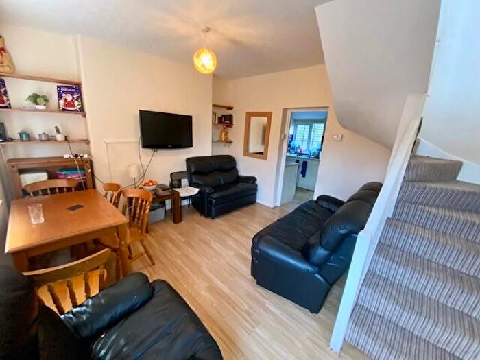 4 Bedroom House To Rent In Union Road, Exeter, EX4