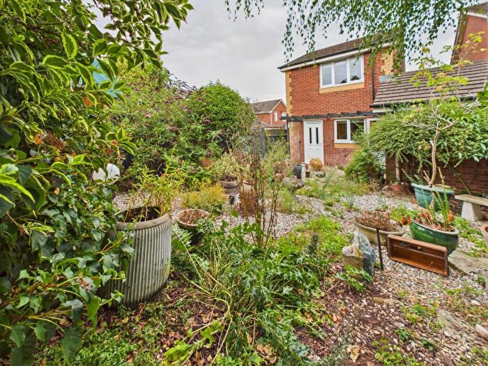 2 Bedroom Link Detached House For Sale In Churchill Close, Barrs Court, BS30