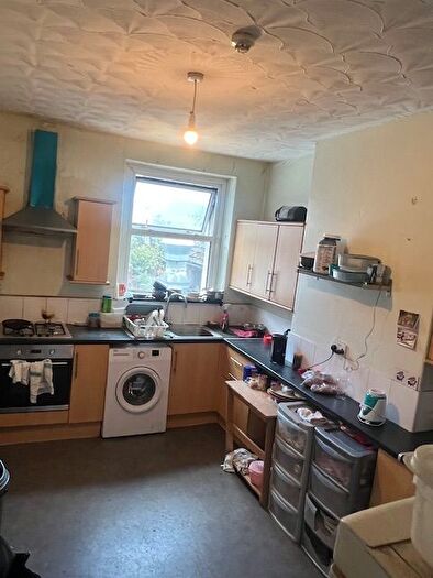 4 Bedroom Maisonette To Rent In City Road, Cardiff, CF24