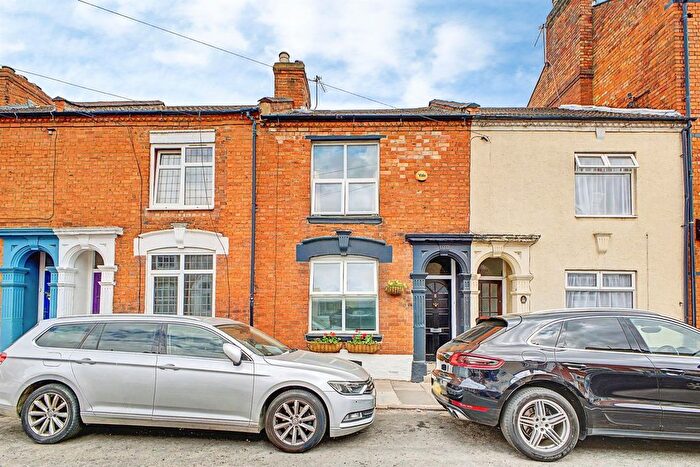 2 Bedroom Terraced House For Sale In Shakespeare Road, Northampton, NN1
