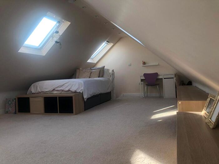5 Bedroom House To Rent In Easby Abbey, MK41