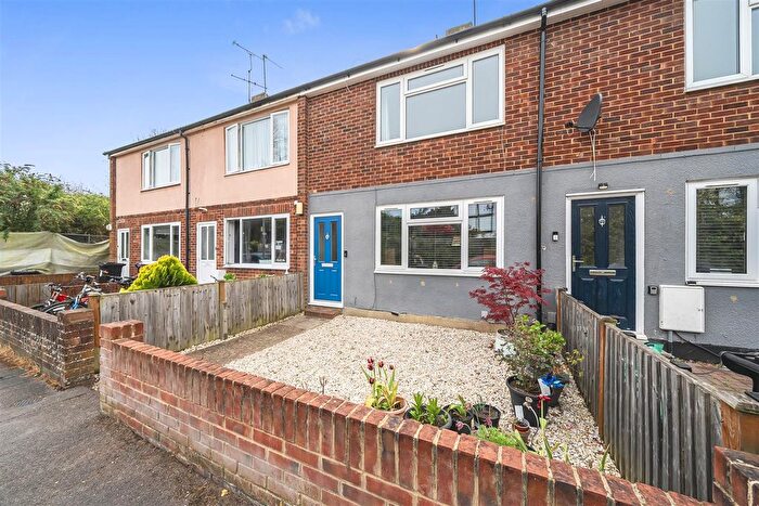2 Bedroom Maisonette For Sale In Tanhouse Lane, Wokingham, Berkshire, RG41
