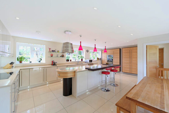 5 Bedroom House To Rent In Beechwood Avenue, Weybridge, KT13