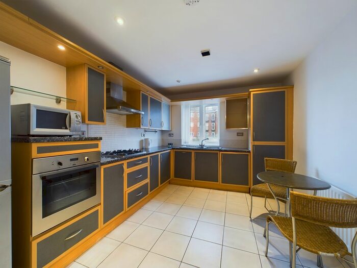 2 Bedroom Flat To Rent In Quebec Quay, City Centre, Liverpool, L3