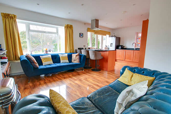 3 Bedroom Semi-Detached House For Sale In Midanbury! Garage! Utility! Open Plan Living!, SO18