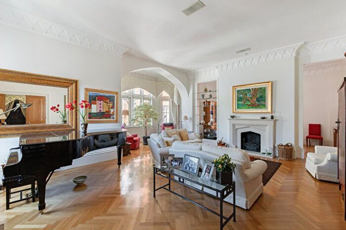 3 Bedroom Flat For Sale In The Bromptons, Fulham Road, London, SW3