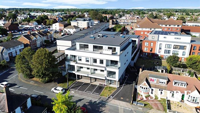 2 Bedroom Flat For Sale In Video Presentation Inside - Beech Road, Benfleet, SS7