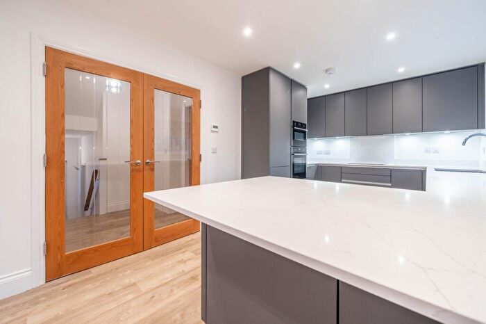 5 Bedroom Detached House For Sale In Chalk Grove, Kendal, LA9