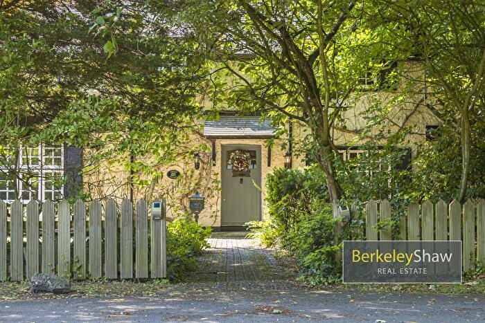 4 Bedroom Detached House For Sale In Sycamore Avenue, Crosby, Liverpool, L23