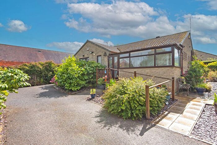 2 Bedroom Bungalow For Sale In Barnfield Close, Holmewood, S42